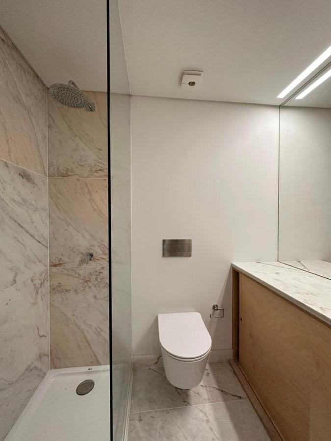 Quarto Com Varanda Na Rua Dos Douradores Lisboa Eksteriør billede